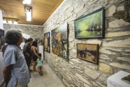 Teplá galerijní noc